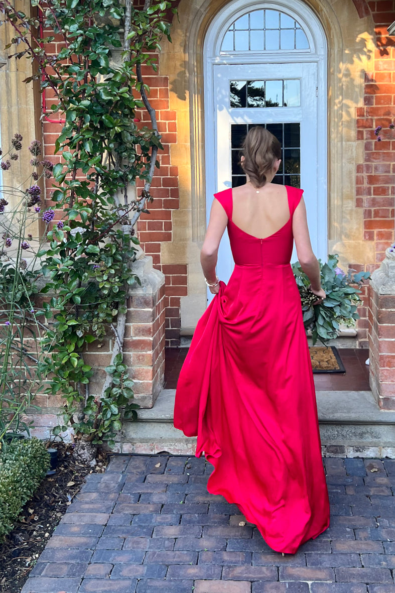 Lelia Dress In Tulip Red
